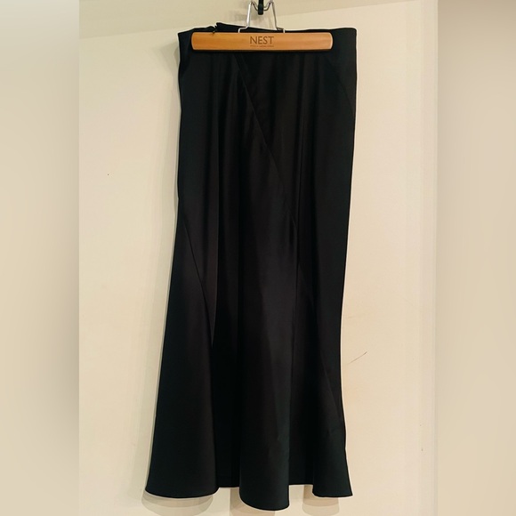 & Other stories satin skirt Sz 4 - Picture 2 of 3